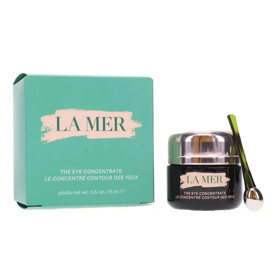 La Mer eye concentrate with packaging on a white background