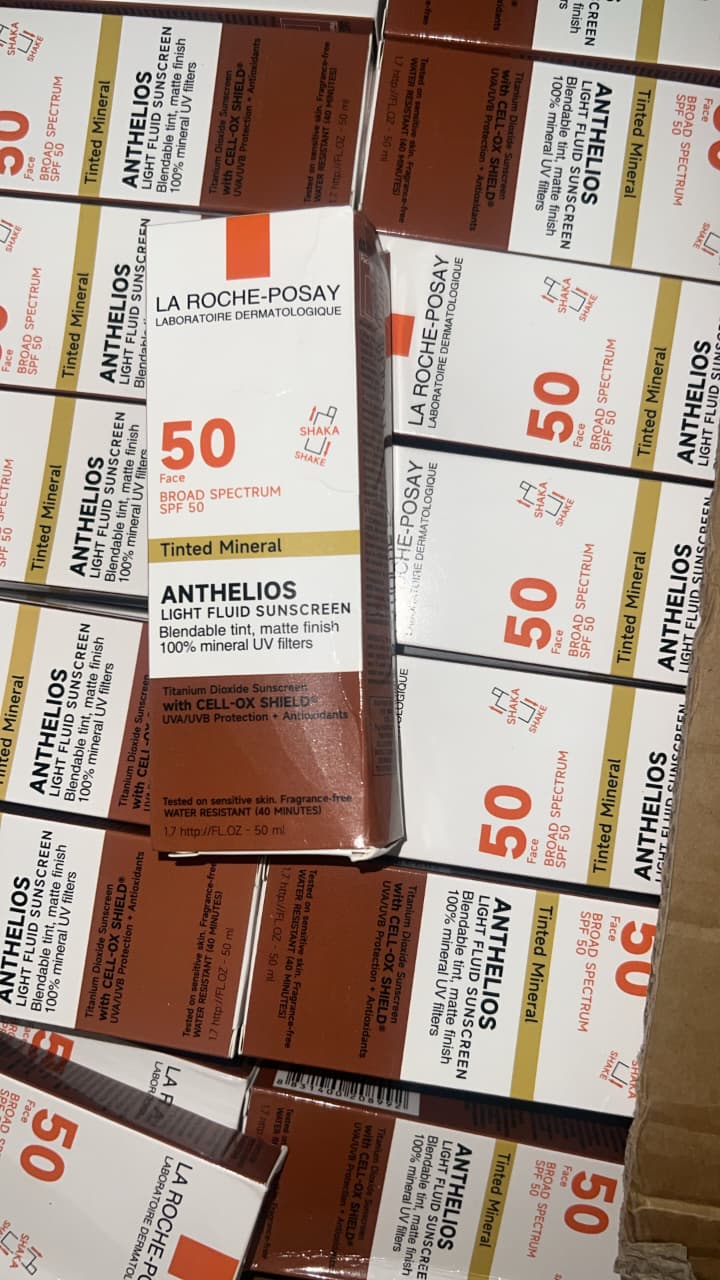 La Roche-Posay Anthelios Tinted Mineral Light Fluid Sunscreen - 1.7oz Exp: 2029