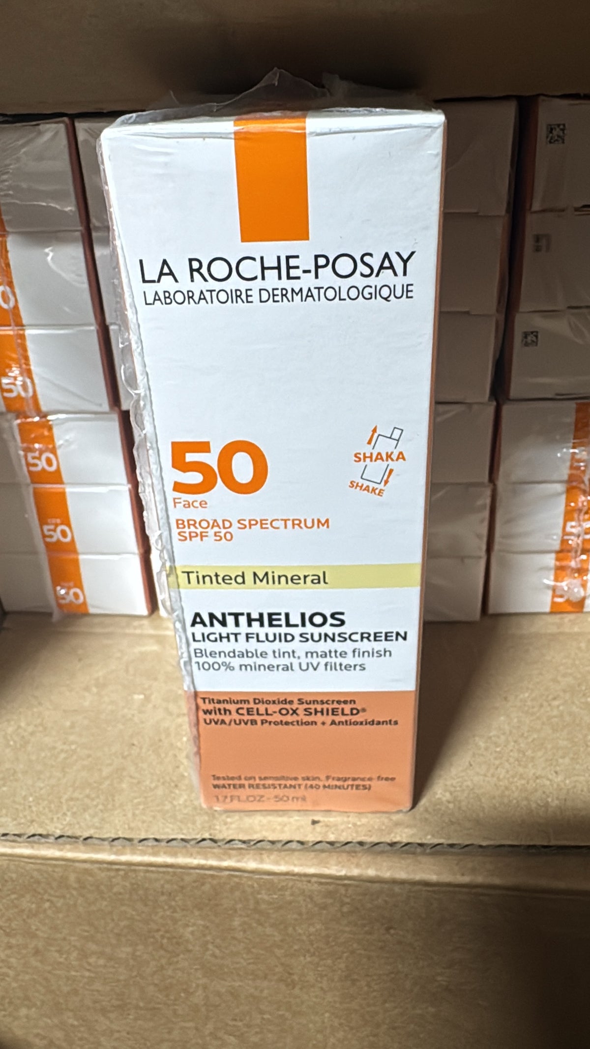 La Roche-Posay Anthelios Tinted Mineral Light Fluid Sunscreen - 1.7oz Exp: 2027